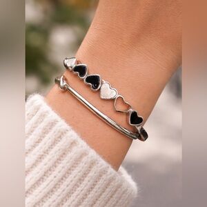 Silver and Black Heart Bracelet spring clasp bracelet